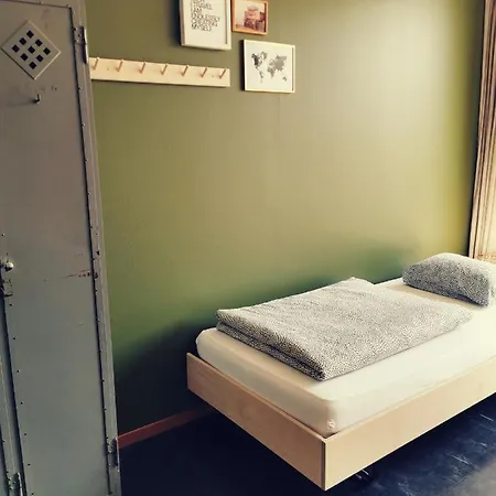 Backpackers Hostel *